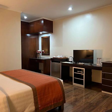 Subic Residencias Olongapo Extérieur photo