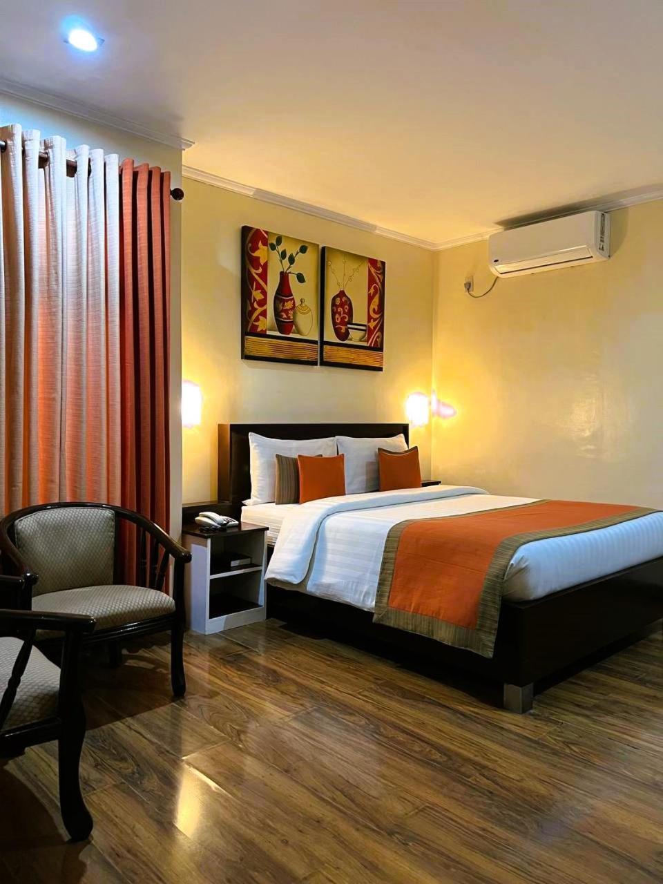 Subic Residencias Olongapo Extérieur photo