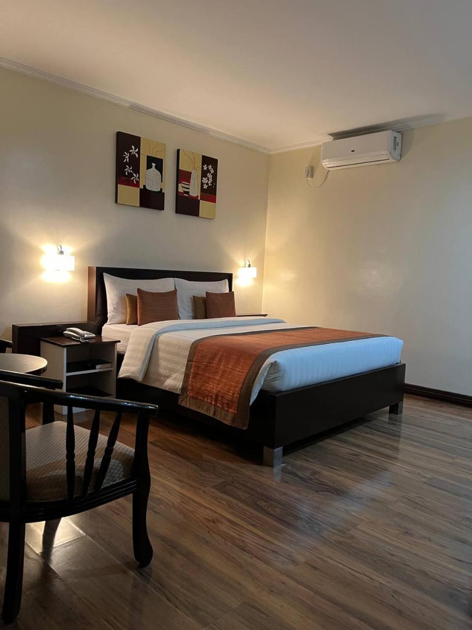 Subic Residencias Olongapo Extérieur photo