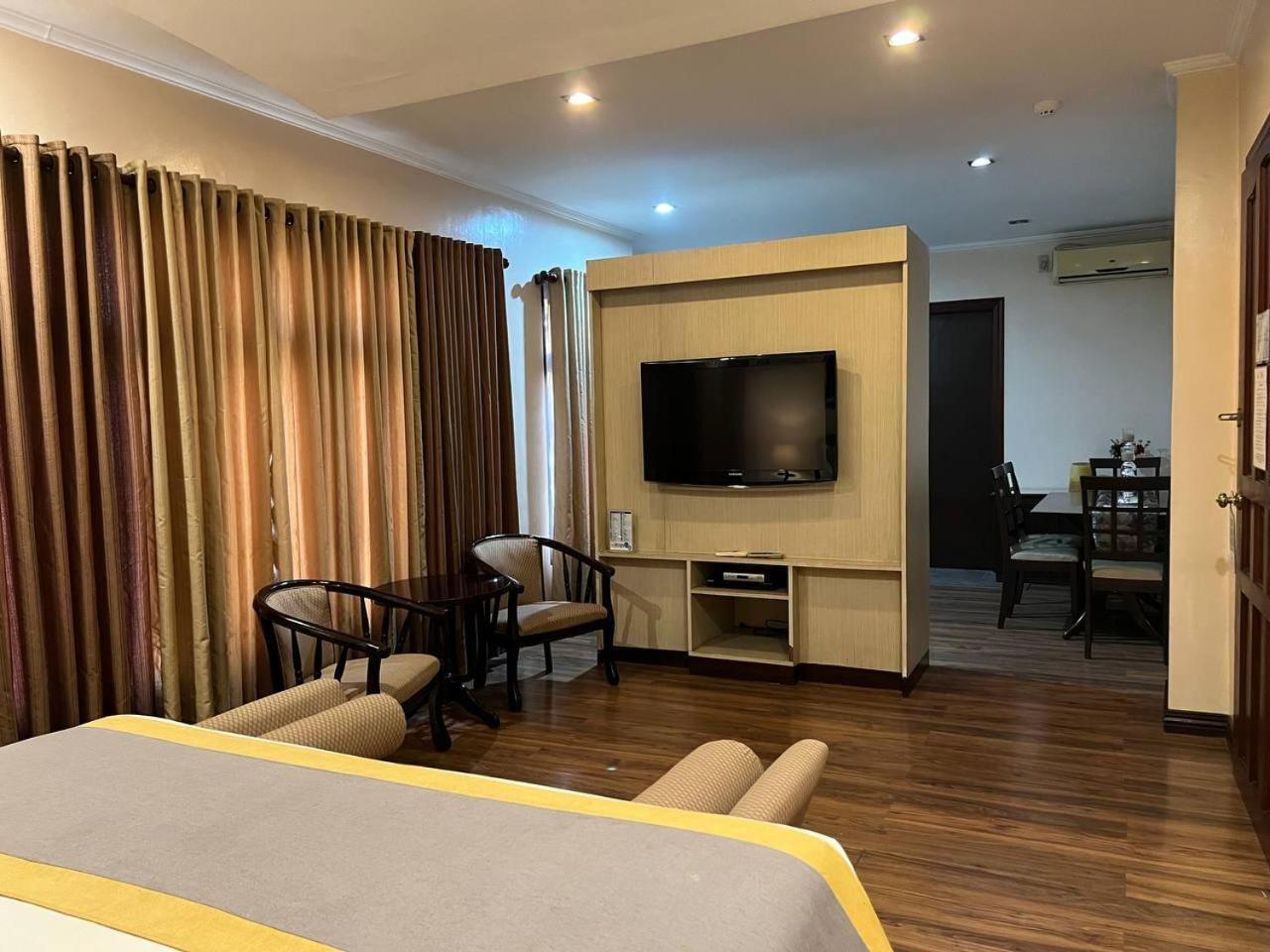 Subic Residencias Olongapo Extérieur photo