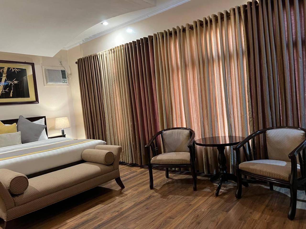 Subic Residencias Olongapo Extérieur photo
