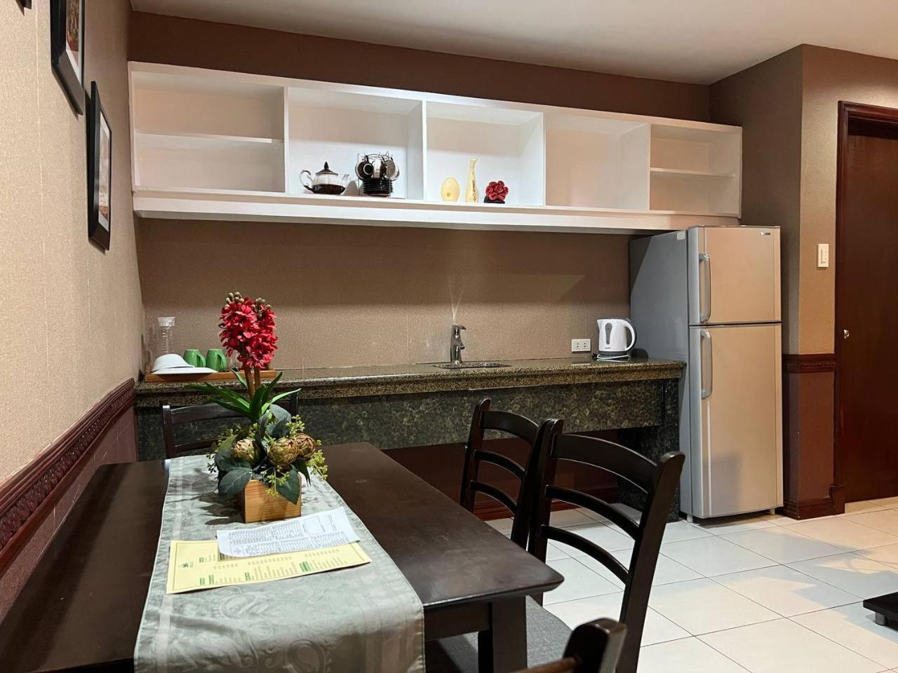 Subic Residencias Olongapo Extérieur photo