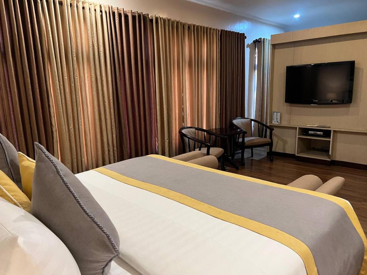 Subic Residencias Olongapo Extérieur photo