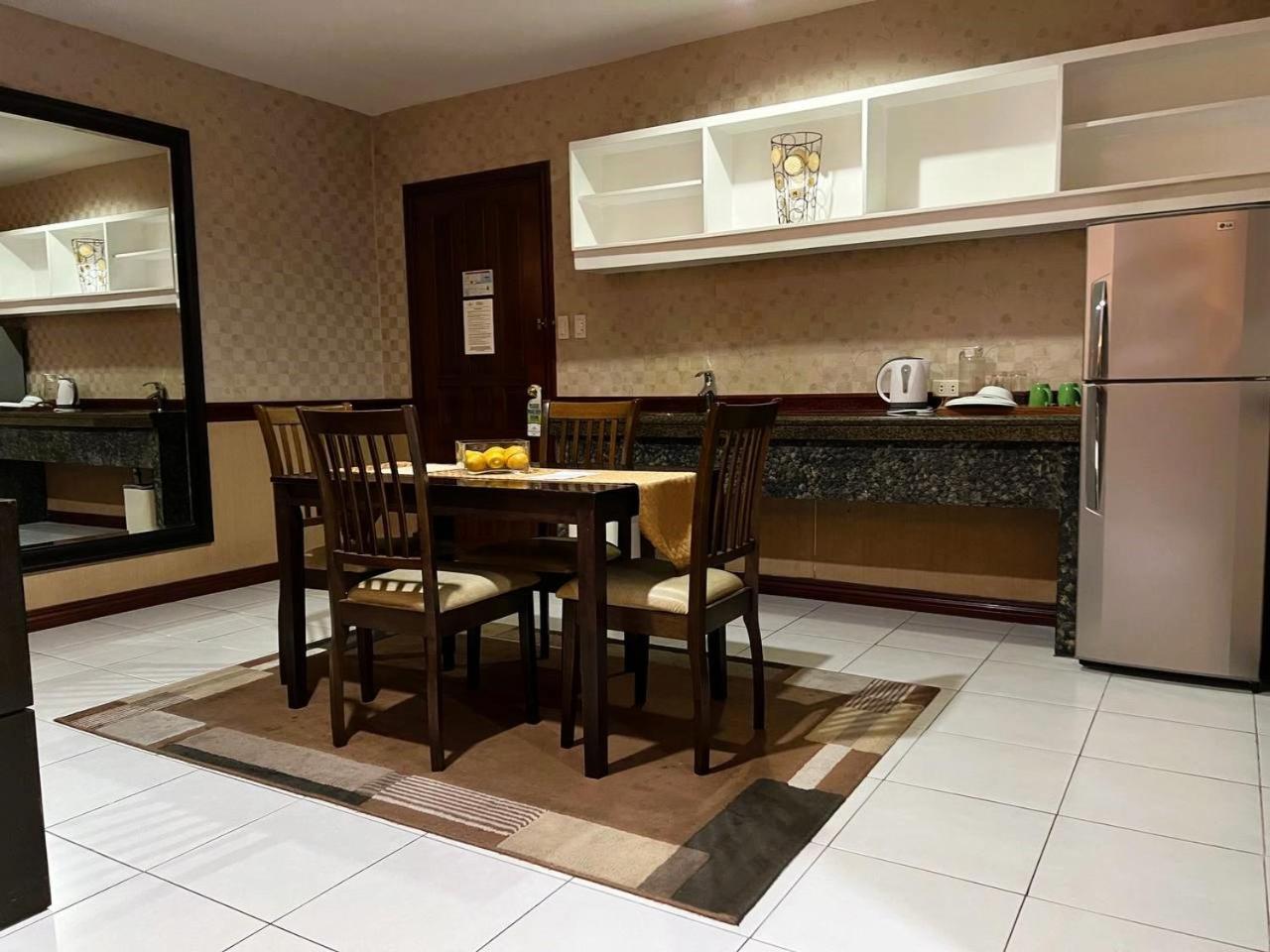 Subic Residencias Olongapo Extérieur photo