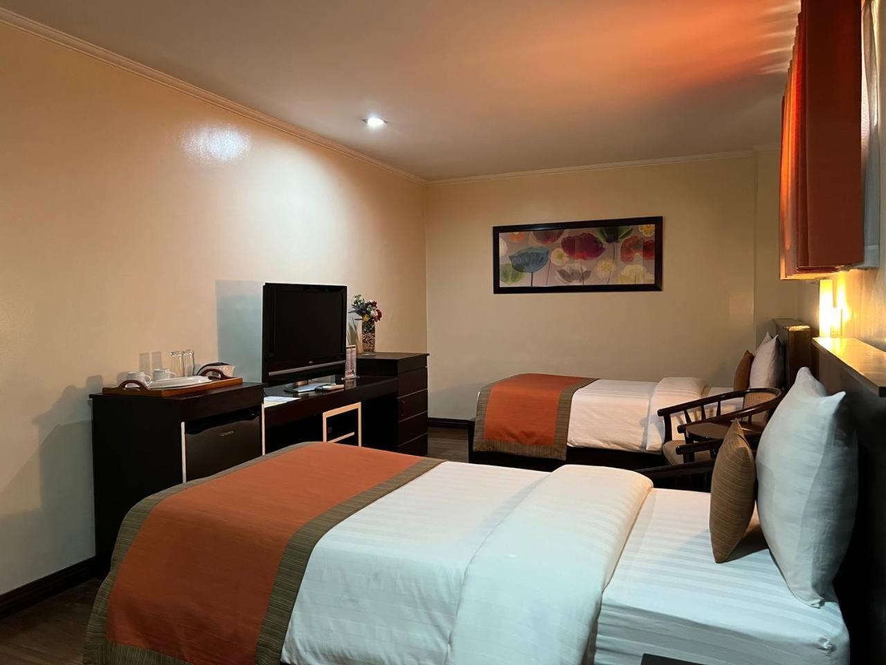Subic Residencias Olongapo Extérieur photo