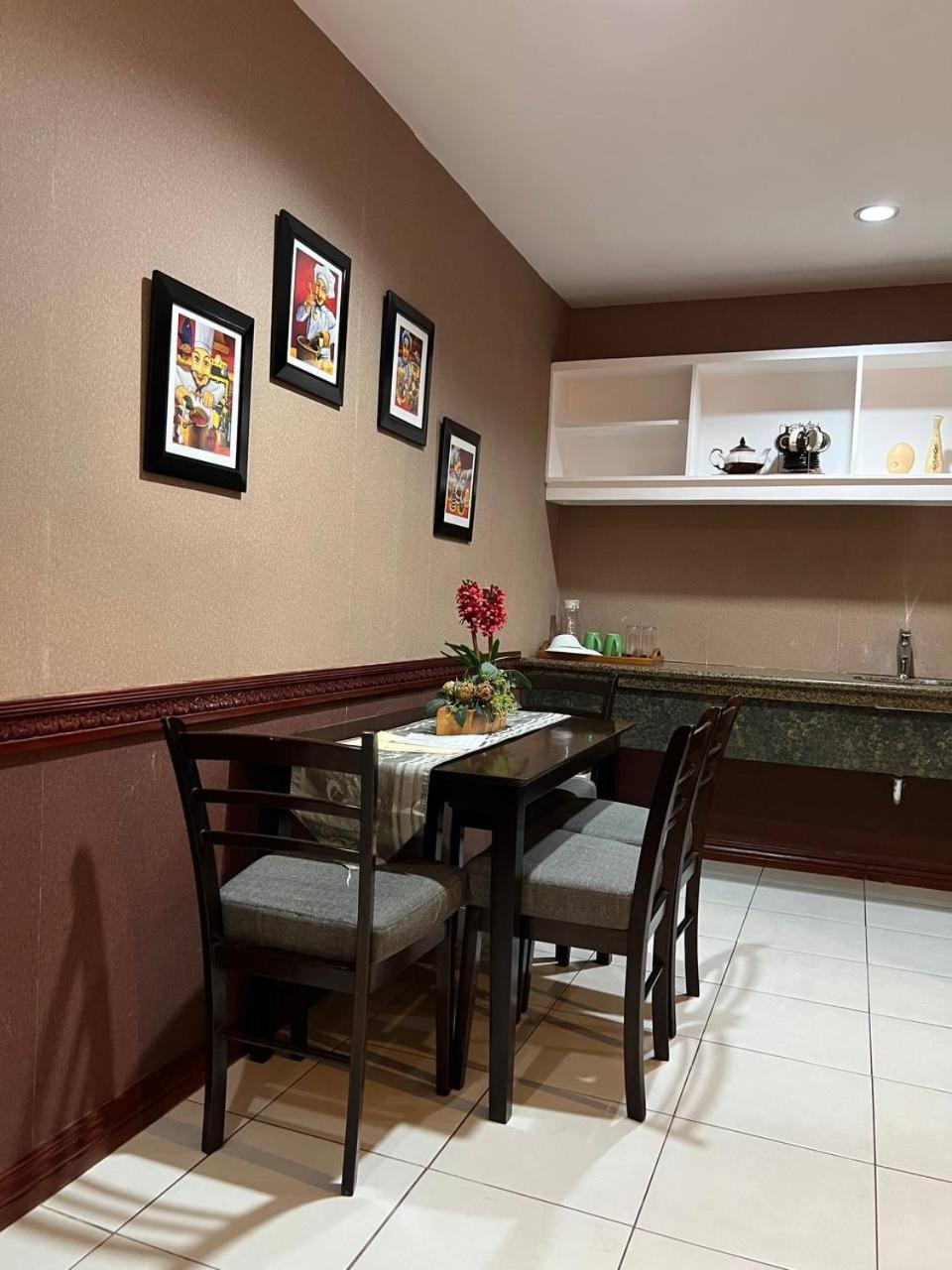 Subic Residencias Olongapo Extérieur photo