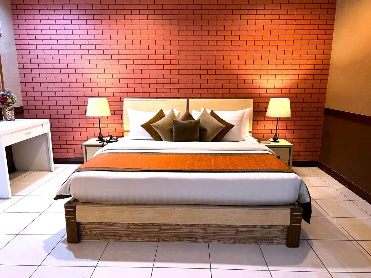 Subic Residencias Olongapo Extérieur photo