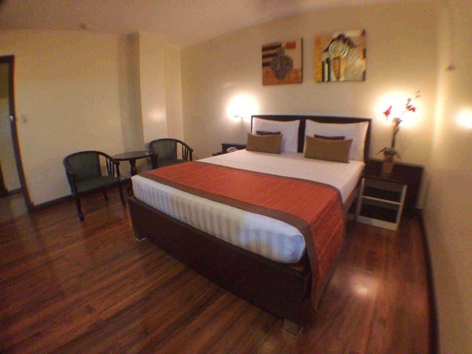 Subic Residencias Olongapo Extérieur photo