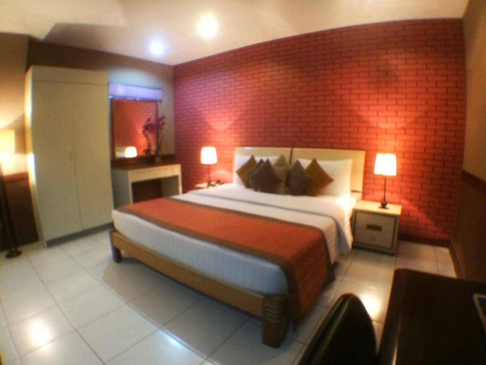 Subic Residencias Olongapo Extérieur photo