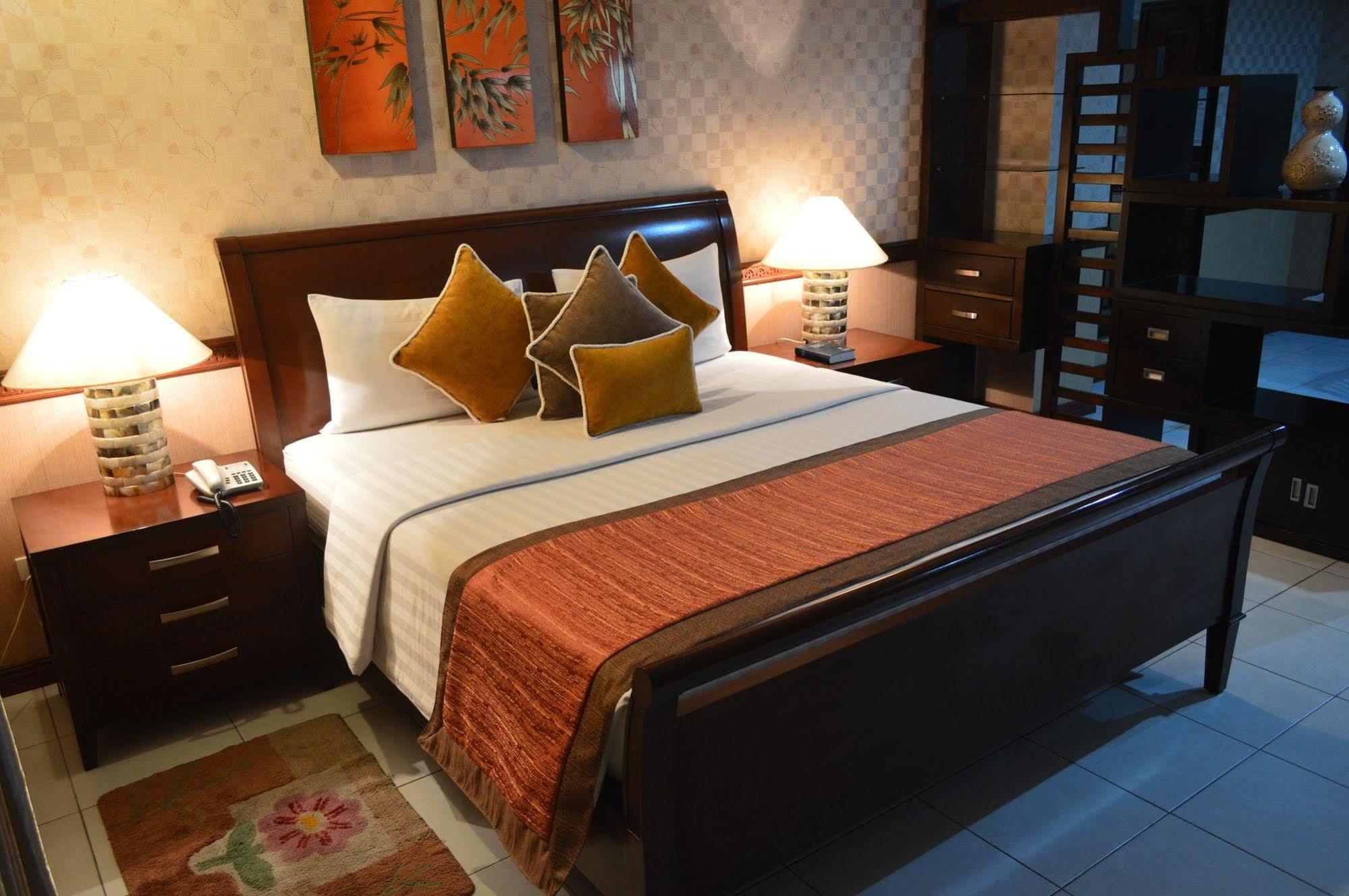 Subic Residencias Olongapo Extérieur photo