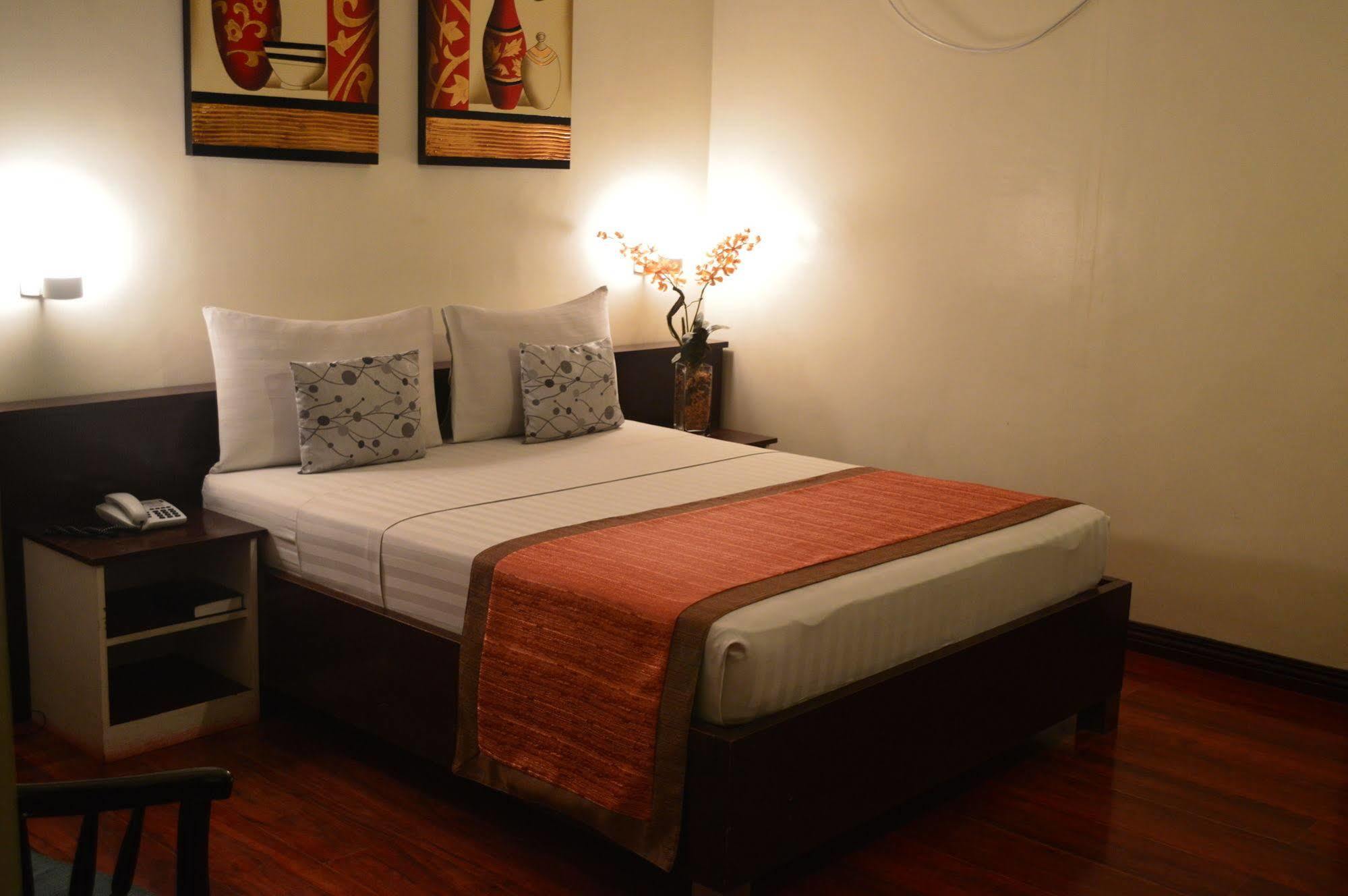 Subic Residencias Olongapo Extérieur photo
