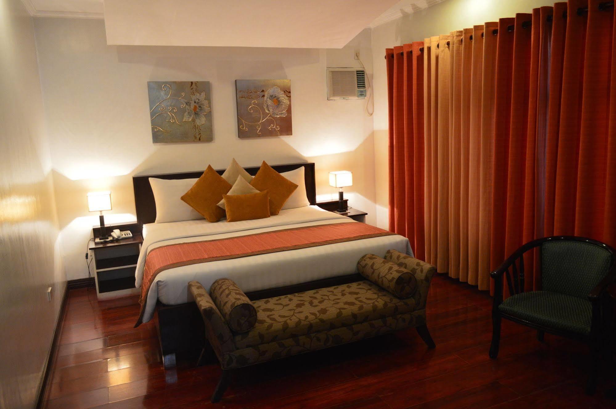 Subic Residencias Olongapo Extérieur photo