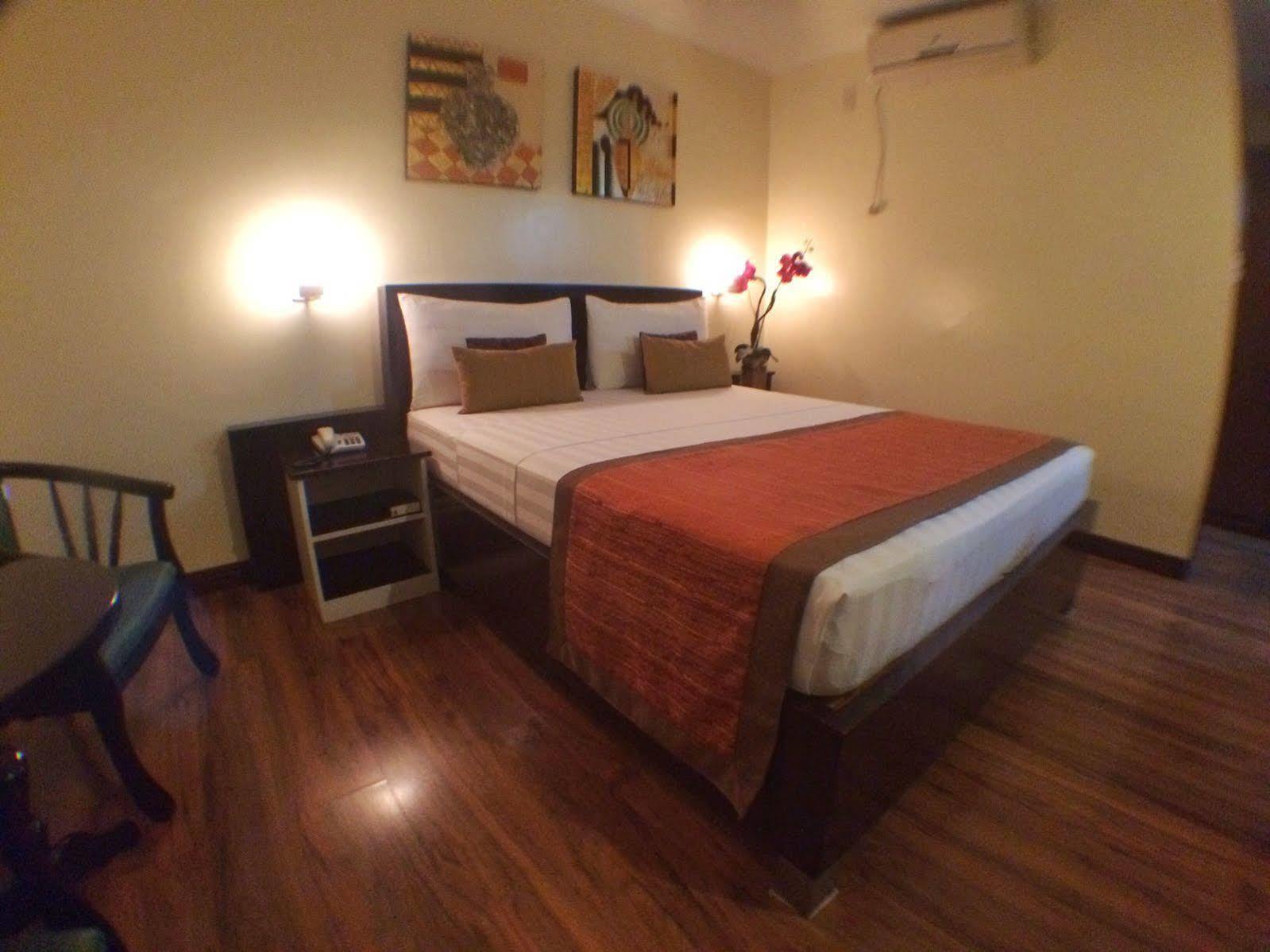 Subic Residencias Olongapo Extérieur photo